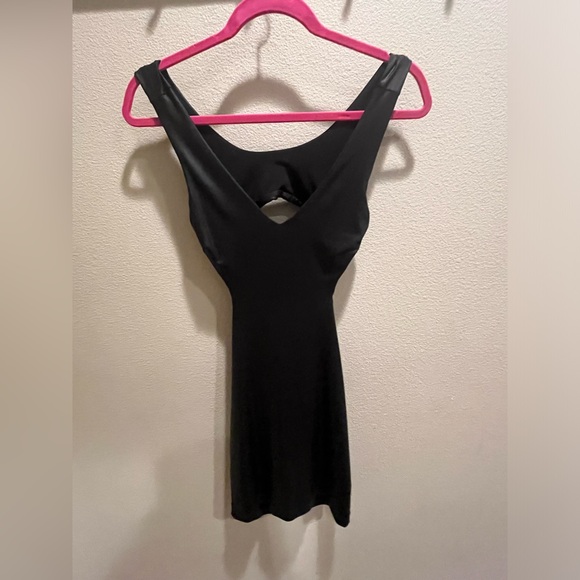 Bebe super cute cut out mini dress - Picture 4 of 4